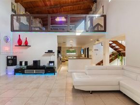 8111 SW 183rd St, Palmetto Bay FL 33157