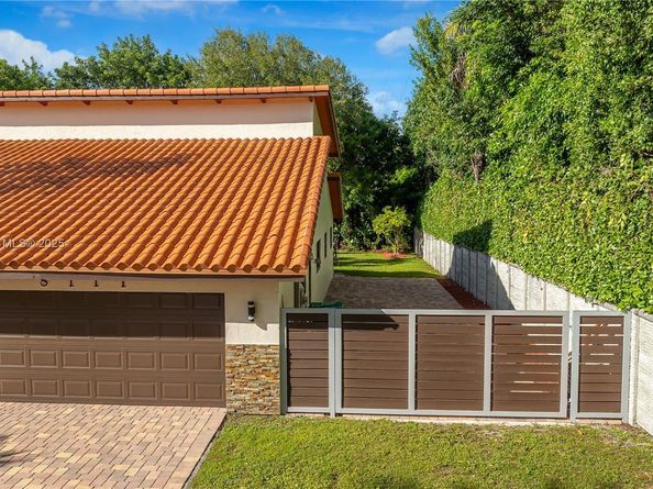 8111 SW 183rd St, Palmetto Bay FL 33157