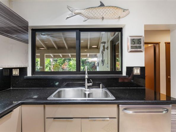 8111 SW 183rd St, Palmetto Bay FL 33157