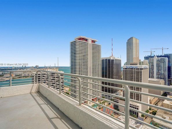 133 NE 2nd Ave LPH3502, Miami FL 33132