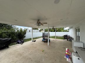 17200 NW 52nd Pl, Miami Gardens FL 33055