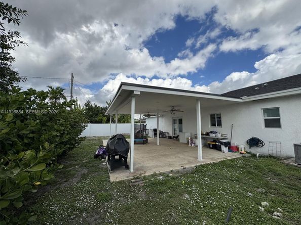 17200 NW 52nd Pl, Miami Gardens FL 33055