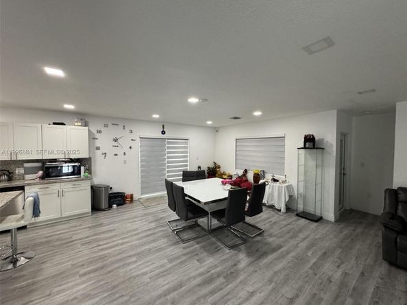 17200 NW 52nd Pl, Miami Gardens FL 33055