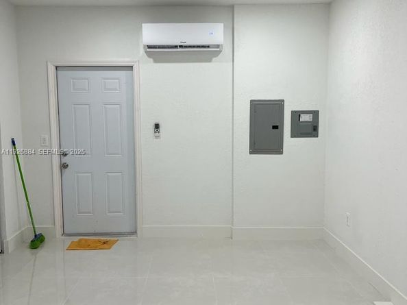 17200 NW 52nd Pl, Miami Gardens FL 33055