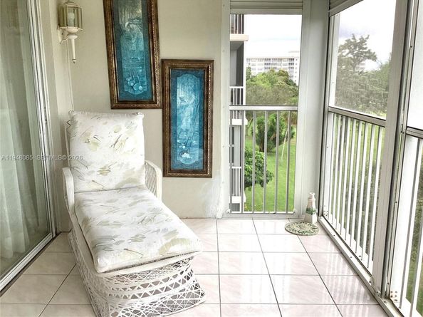 3300 N Palm Aire Dr 504, Pompano Beach FL 33069