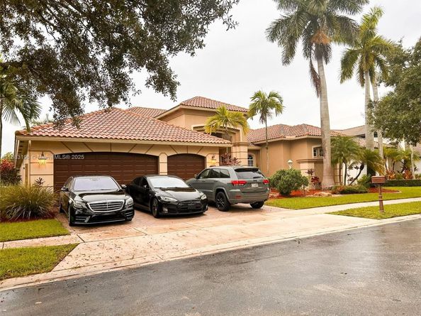 13742 NW 11th Ct, Pembroke Pines FL 33028
