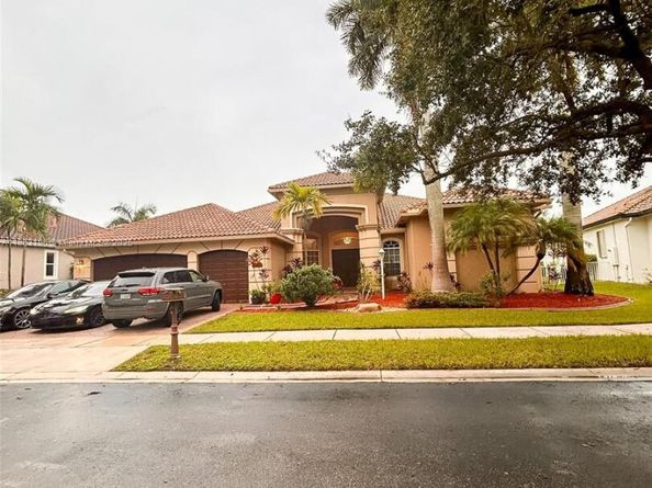 13742 NW 11th Ct, Pembroke Pines FL 33028