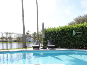 940 Lakewood Ct, Weston FL 33326