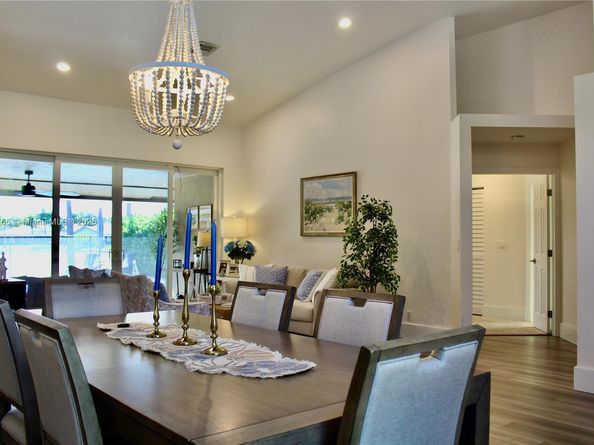 940 Lakewood Ct, Weston FL 33326