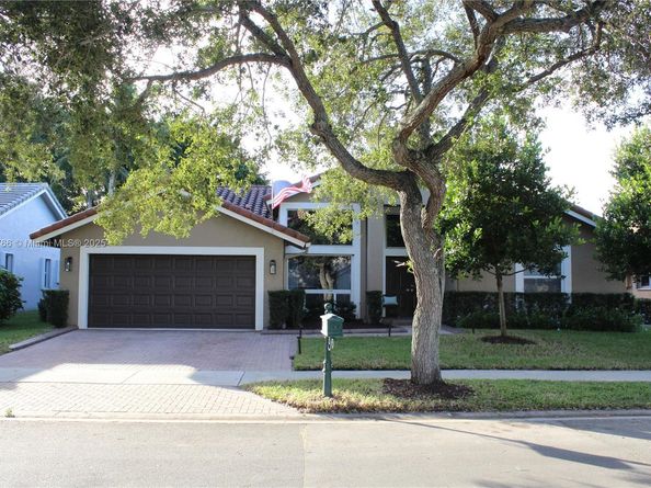 940 Lakewood Ct, Weston FL 33326