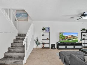 9112B SW 20th St, Davie FL 33324