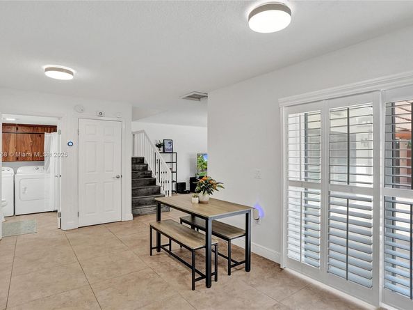 9112B SW 20th St, Davie FL 33324