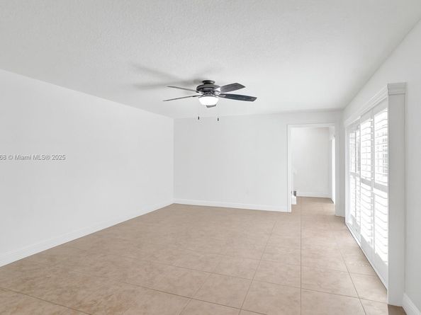 9112B SW 20th St, Davie FL 33324