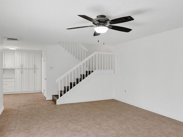 9112B SW 20th St, Davie FL 33324