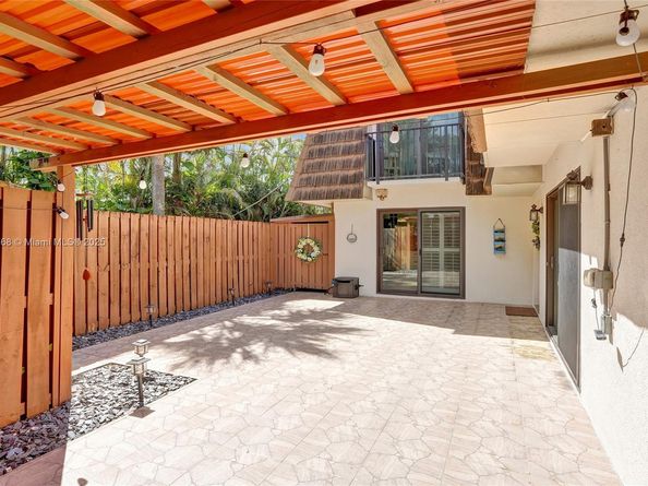 9112B SW 20th St, Davie FL 33324