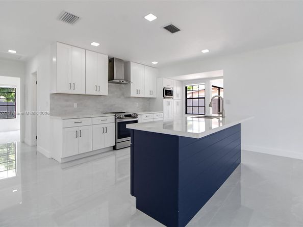 4314 SW 97th Ct, Miami FL 33165