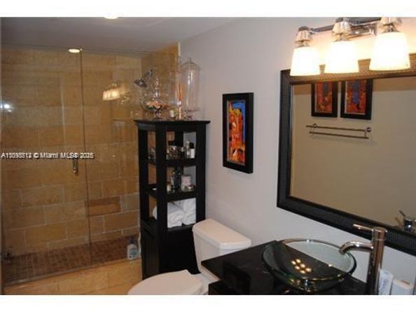 1901 Brickell Ave B1711, Miami FL 33129
