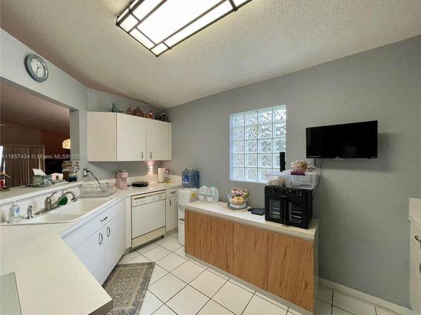 1244 NW 171st Ave, Pembroke Pines FL 33028