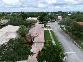 1244 NW 171st Ave, Pembroke Pines FL 33028