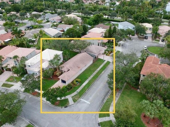 1244 NW 171st Ave, Pembroke Pines FL 33028