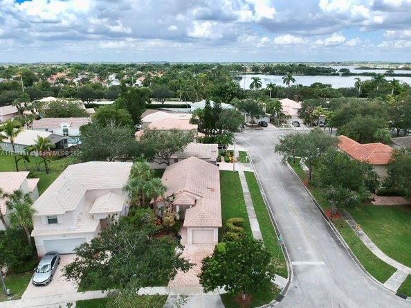 1244 NW 171st Ave, Pembroke Pines FL 33028