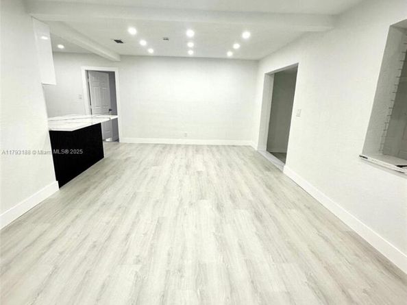 145 NW 2nd St, Dania Beach FL 33004
