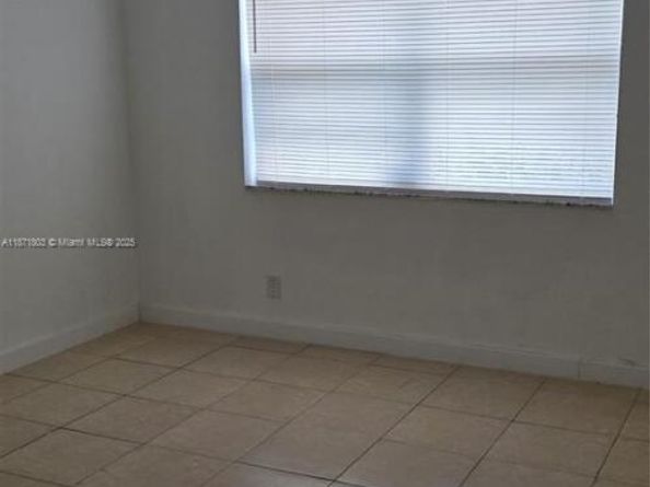 17901 NW 68th Ave T203, Hialeah FL 33015