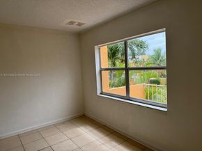 17901 NW 68th Ave T203, Hialeah FL 33015