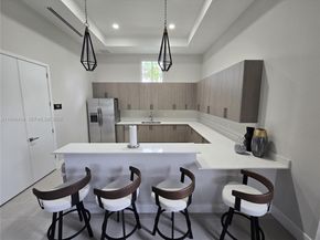 2405 NW 131st Cir, Miami FL 33167