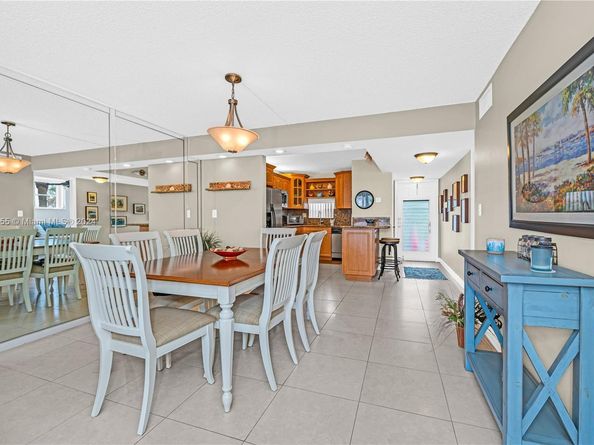 671 S Hollybrook Dr 210, Pembroke Pines FL 33025