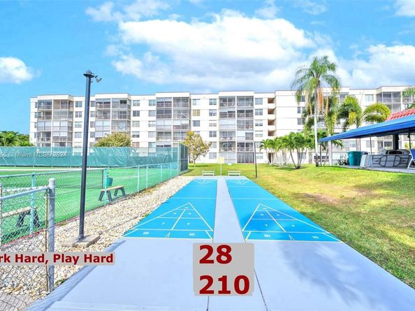 671 S Hollybrook Dr 210, Pembroke Pines FL 33025
