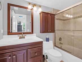 671 S Hollybrook Dr 210, Pembroke Pines FL 33025