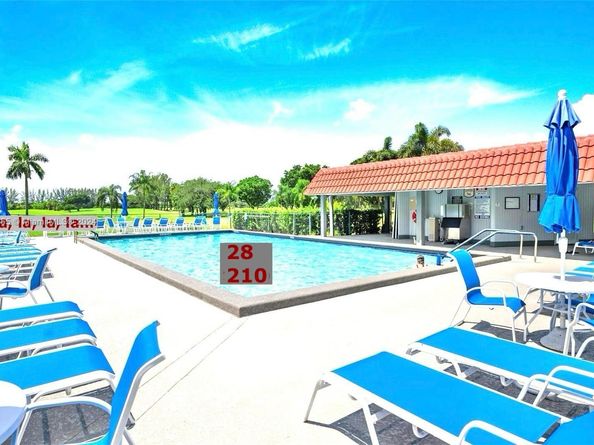 671 S Hollybrook Dr 210, Pembroke Pines FL 33025