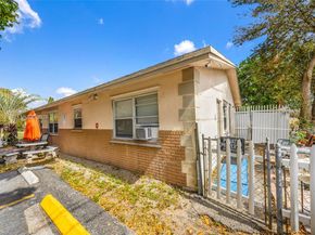 356 SW 2nd Pl, Pompano Beach FL 33060