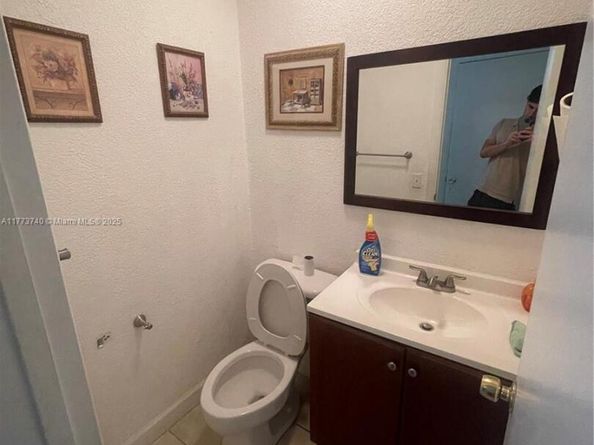 4852 NW 9th dr 4852, Plantation FL 33317