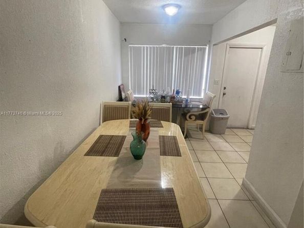 4852 NW 9th dr 4852, Plantation FL 33317