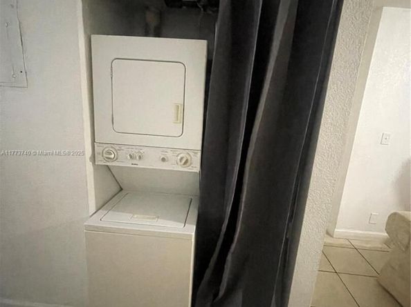 4852 NW 9th dr 4852, Plantation FL 33317