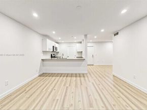 5790 Stirling 212, Hollywood FL 33021