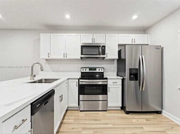 5790 Stirling 212, Hollywood FL 33021