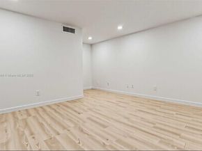 5790 Stirling 212, Hollywood FL 33021