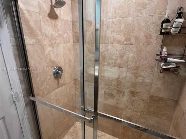 876 W Spinnaker Dr W, Hollywood FL 33019