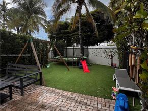 876 W Spinnaker Dr W, Hollywood FL 33019