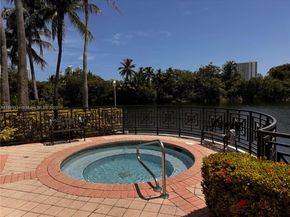 876 W Spinnaker Dr W, Hollywood FL 33019