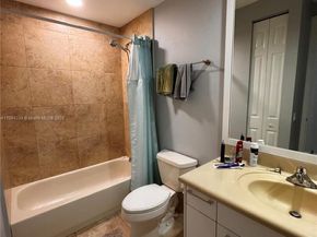 876 W Spinnaker Dr W, Hollywood FL 33019
