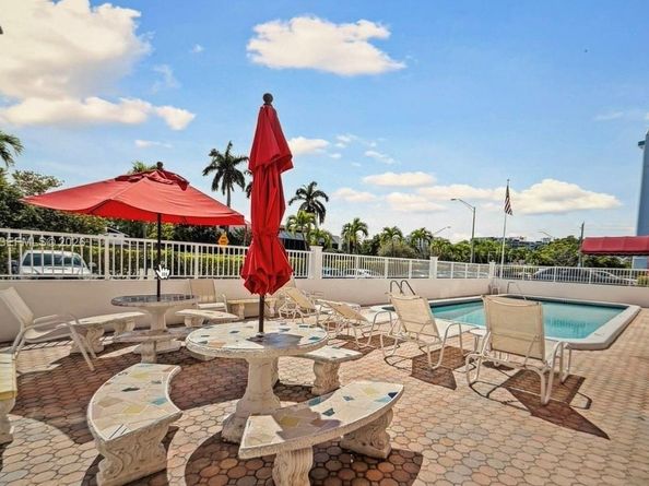 3201 NE 14th St Cswy 502, Pompano Beach FL 33062