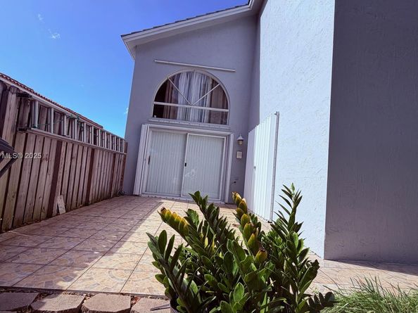 14713 SW 155th Pl, Miami FL 33196