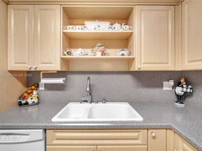4160 Inverrary Dr 308, Lauderhill FL 33319