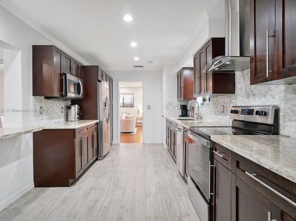 850 NE 182nd Ter, North Miami Beach FL 33162