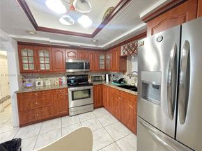 2955 NW 102nd St, Miami FL 33147