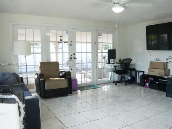 2955 NW 102nd St, Miami FL 33147